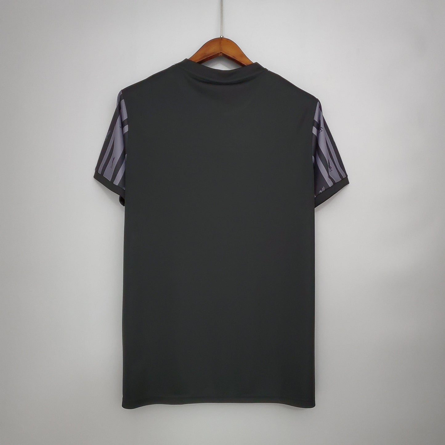 Camisola Liverpool Retro Edição Especial - imagem 6