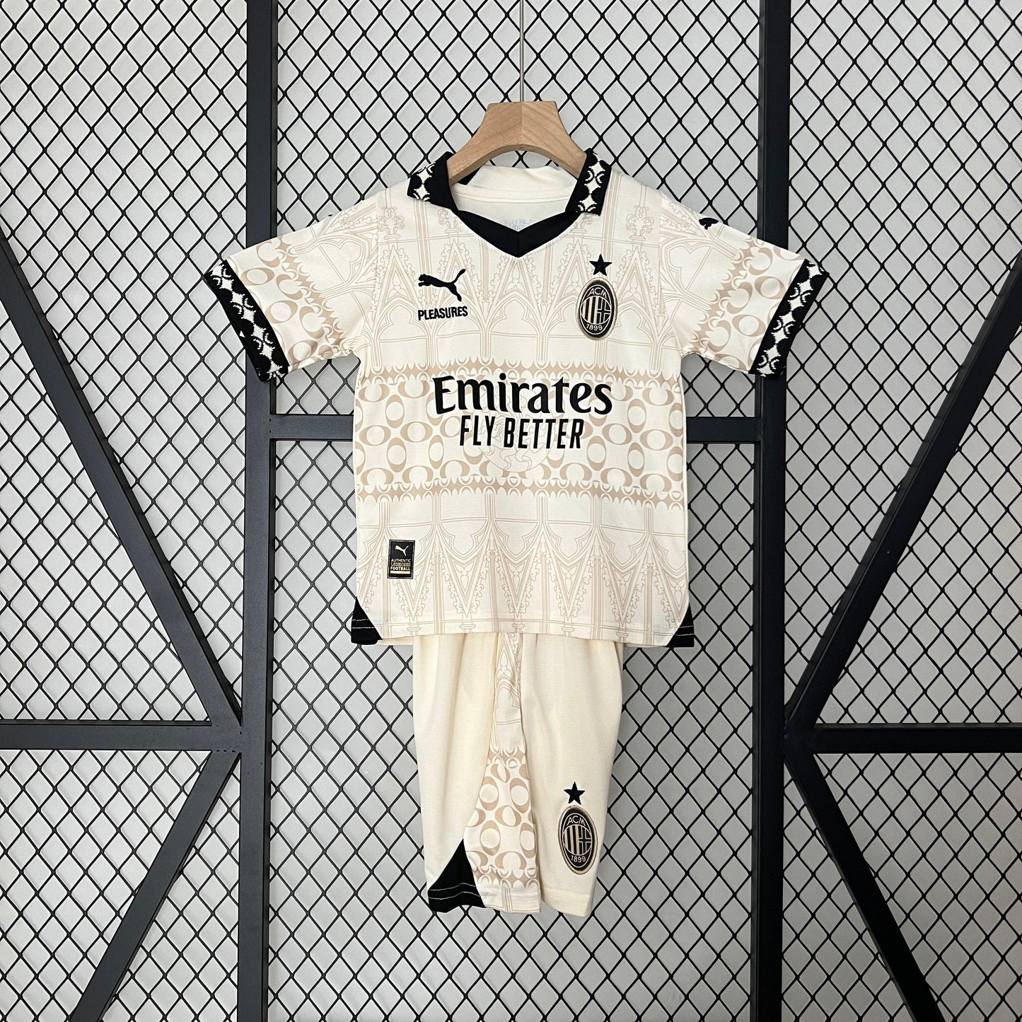 MILAN BEIGE 24/25 CONJUNTO INFANTIL - imagem 1