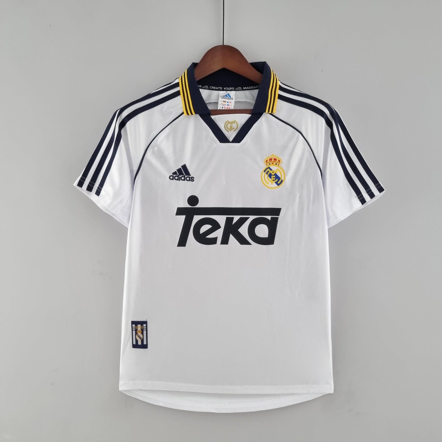 Camisola Real Madrid Retro Principal 2000 - imagem 1