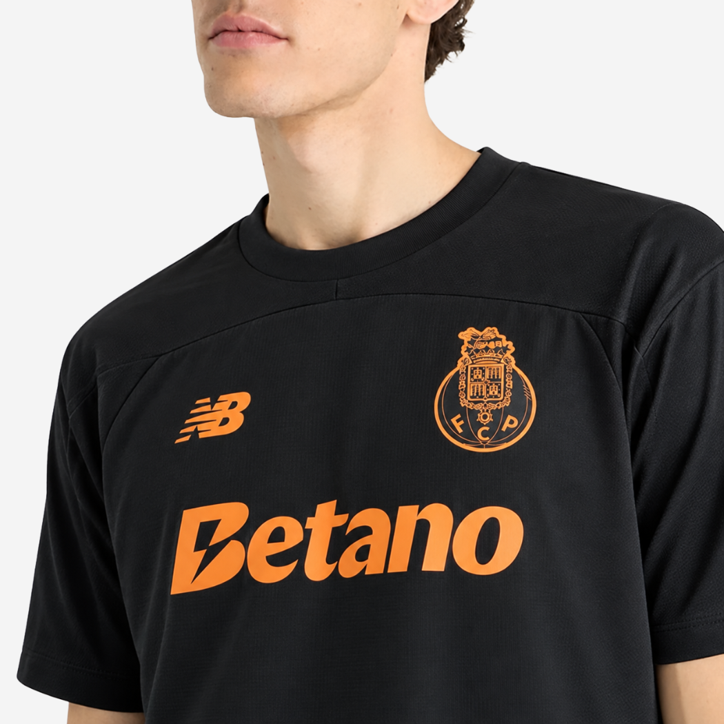 Camisola Dragão Quarto Equipamento 2026/27 – Preta | Lançamento