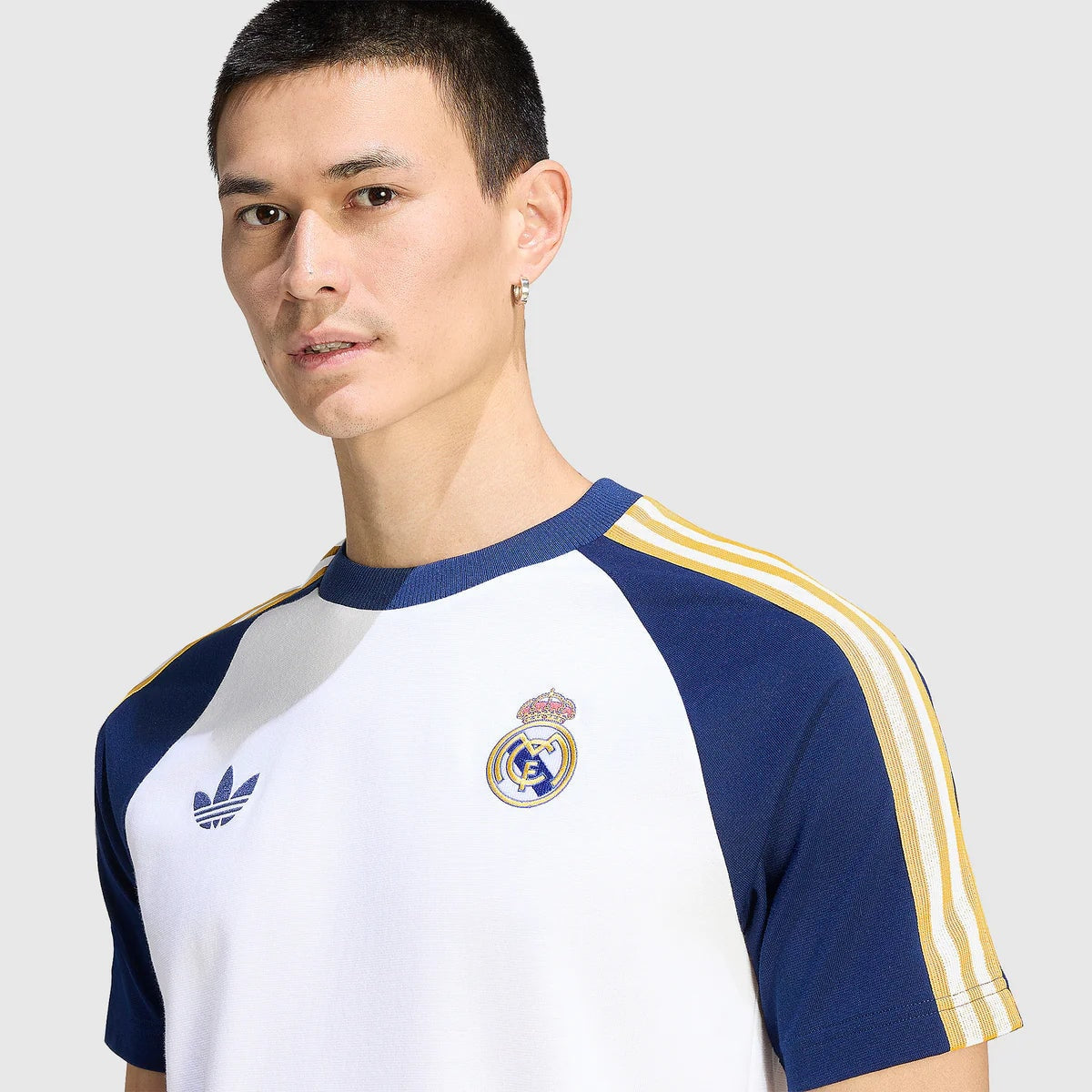 T-Shirt Real Madrid Raglan Branca 2025/26