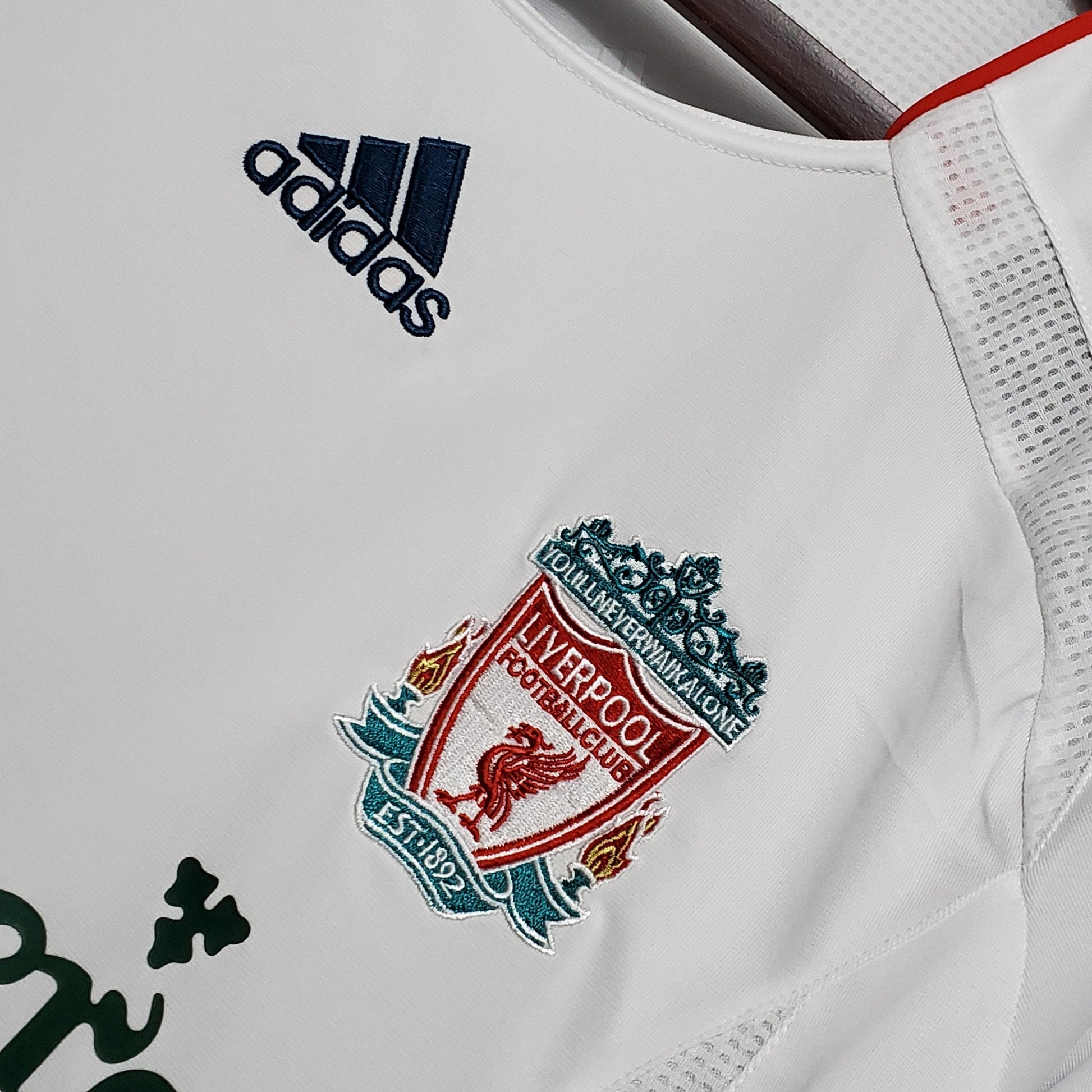 Camisola Liverpool Retro Alternativa 2006 - imagem 4