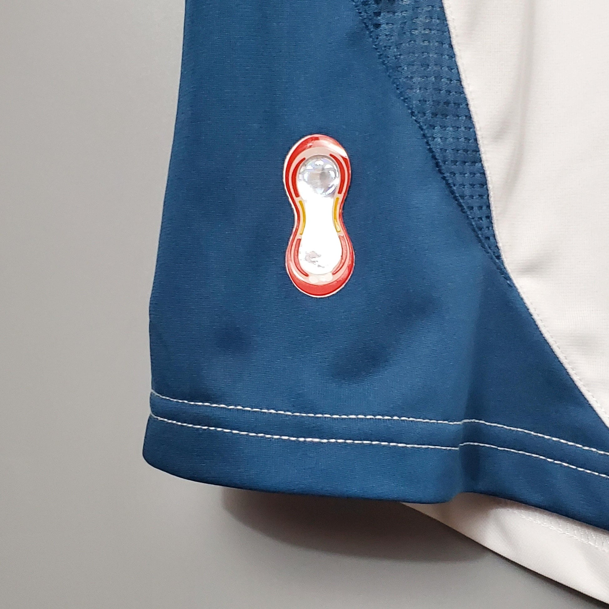 Camisola Liverpool Retro Alternativa 2006 - imagem 7