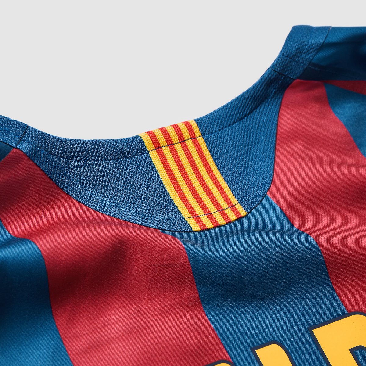 Camisola Retrô Barcelona Principal 2005/06 – Manga Comprida