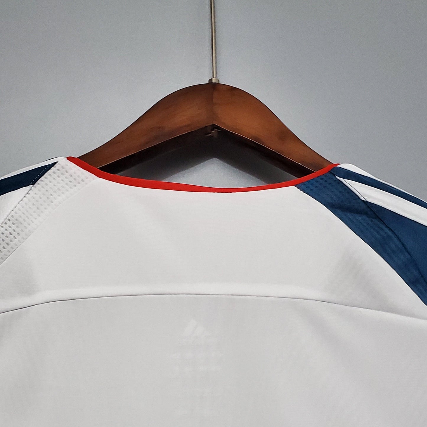 Camisola Liverpool Retro Alternativa 2006 - imagem 9