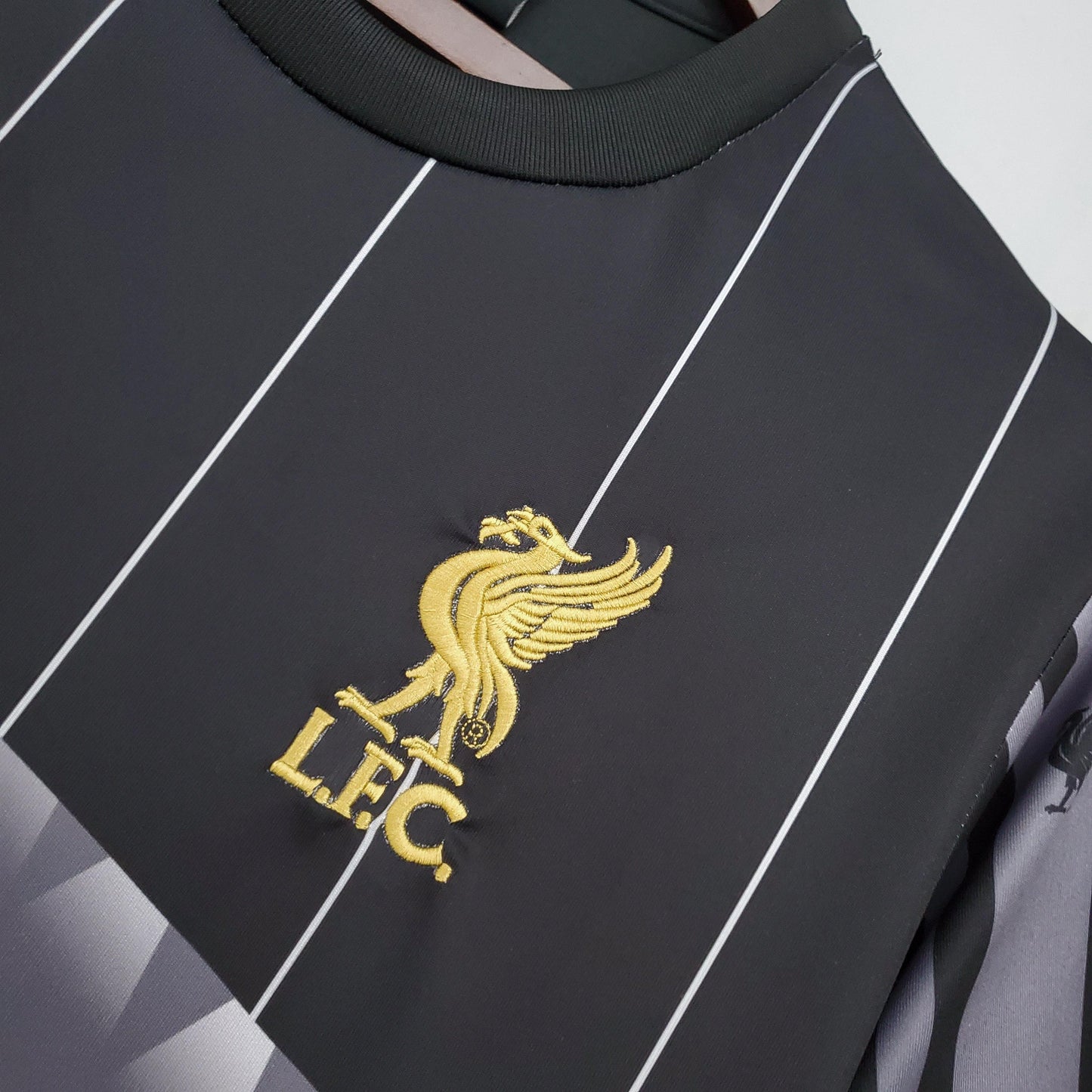 Camisola Liverpool Retro Edição Especial - imagem 3