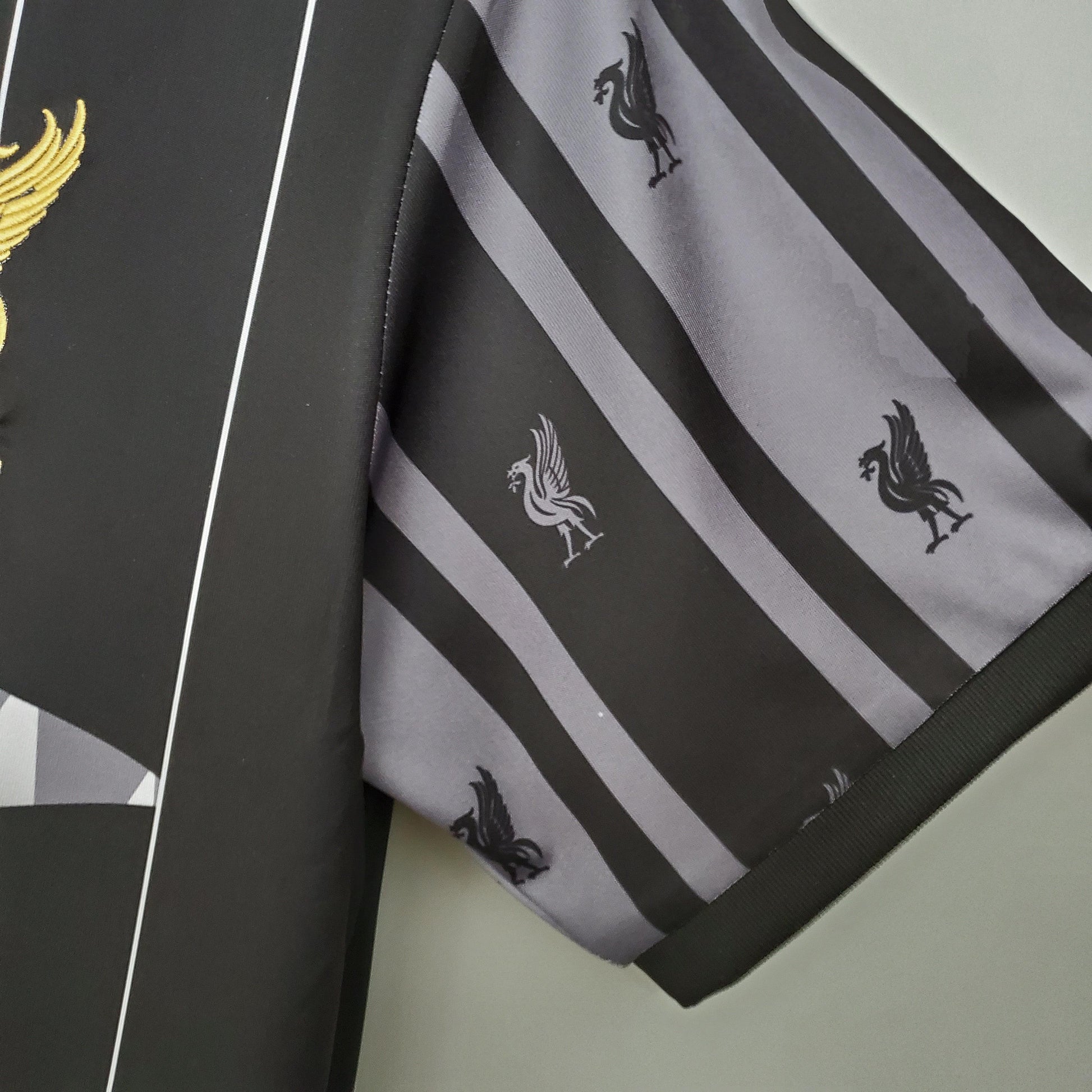 Camisola Liverpool Retro Edição Especial - imagem 4