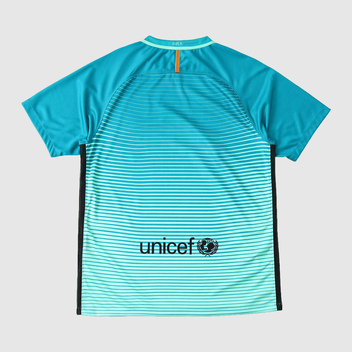 Camisola Retrô Barcelona Terceiro Equipamento 2016/17