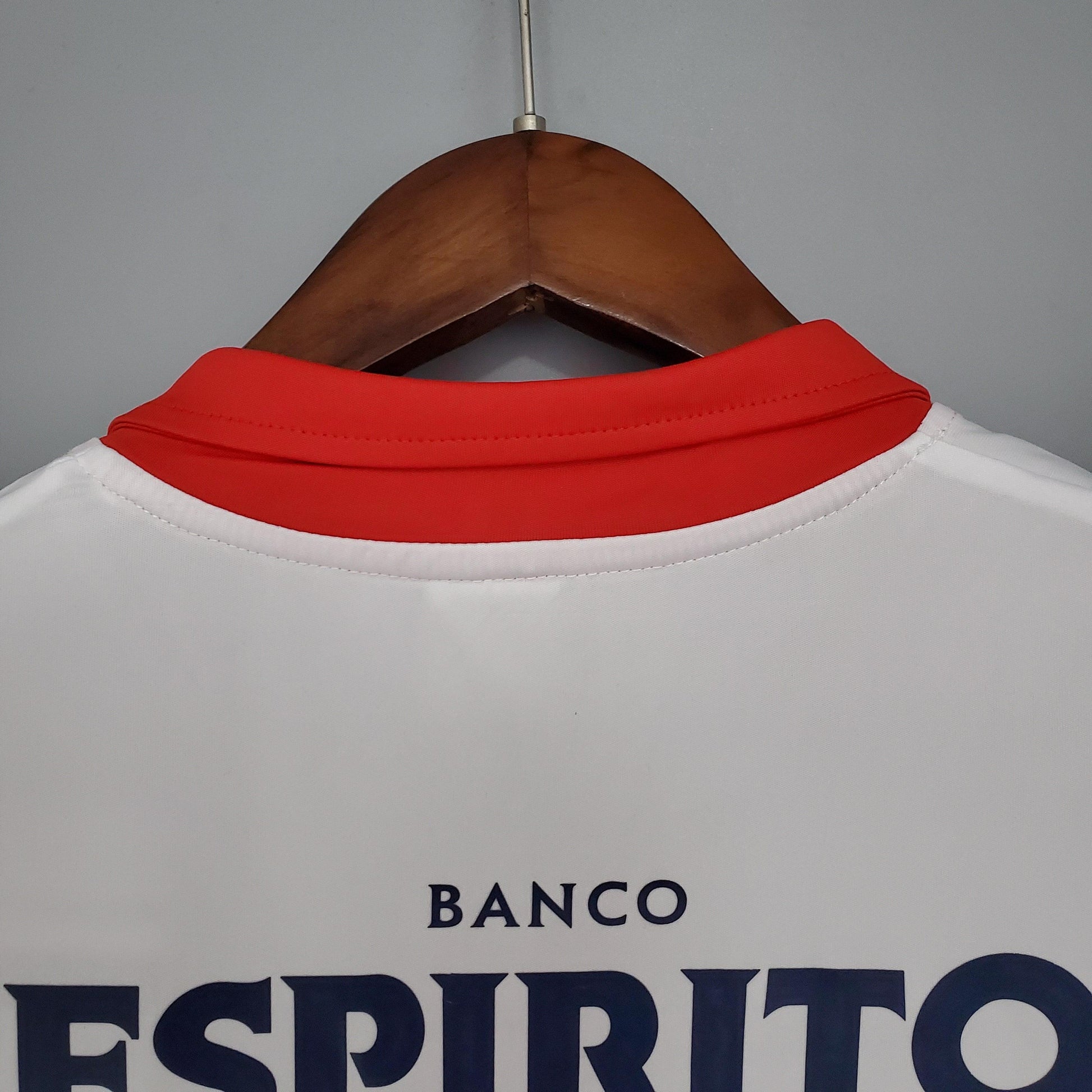 Camisola Benfica Retro - 2002/05 - imagem 8
