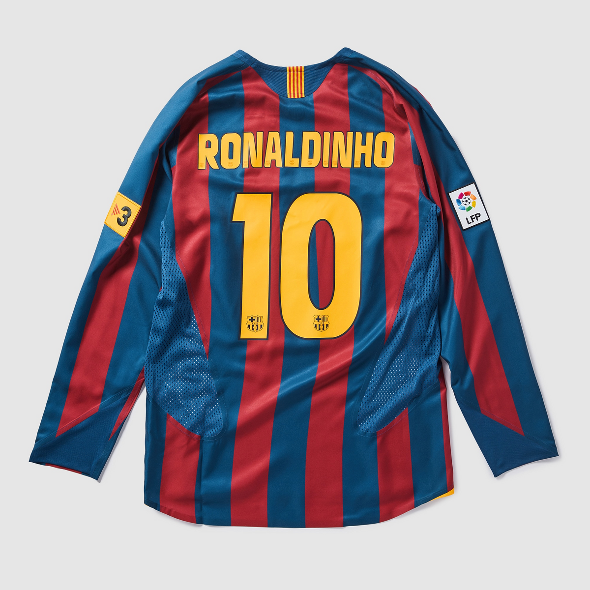 Camisola Retrô Barcelona Principal 2005/06 – Manga Comprida