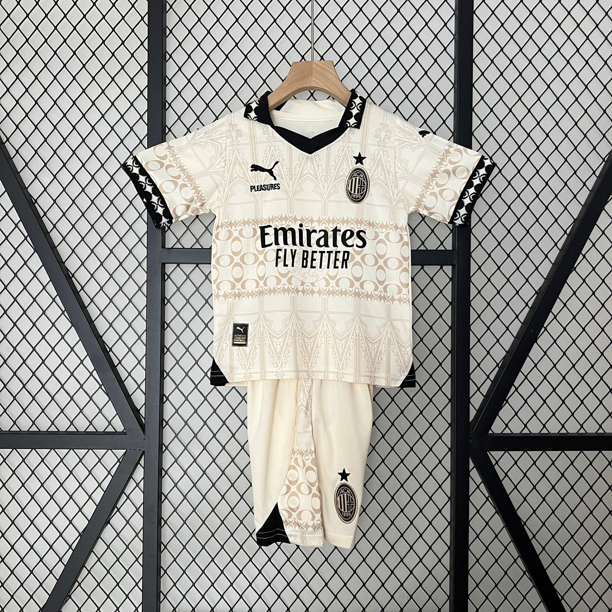 MILAN BEIGE 24/25 CONJUNTO INFANTIL - imagem 1