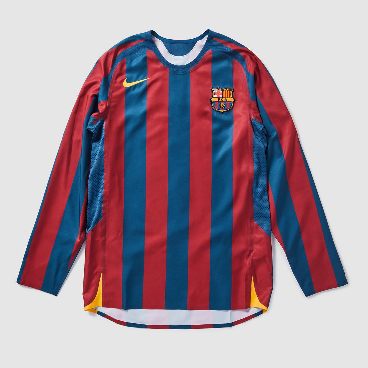 Camisola Retrô Barcelona Principal 2005/06 – Manga Comprida