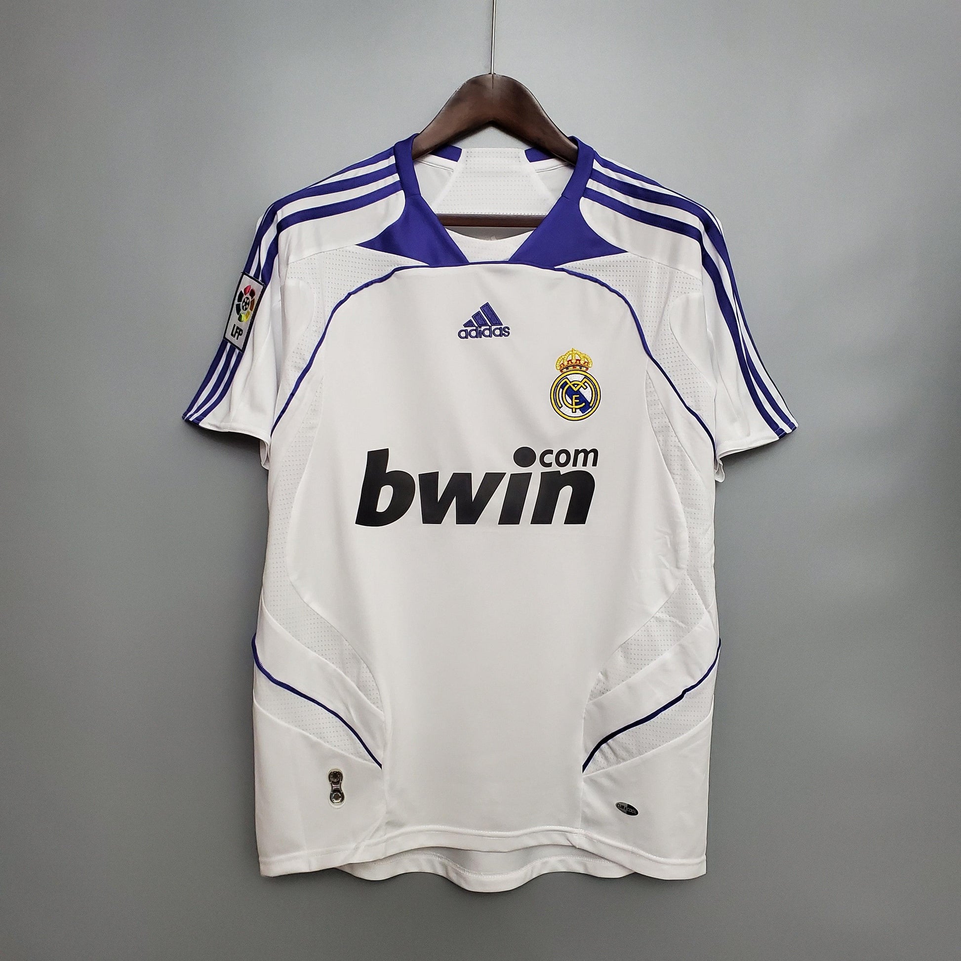 Camisola Real Madrid Retro Principal 2007/08 - imagem 1