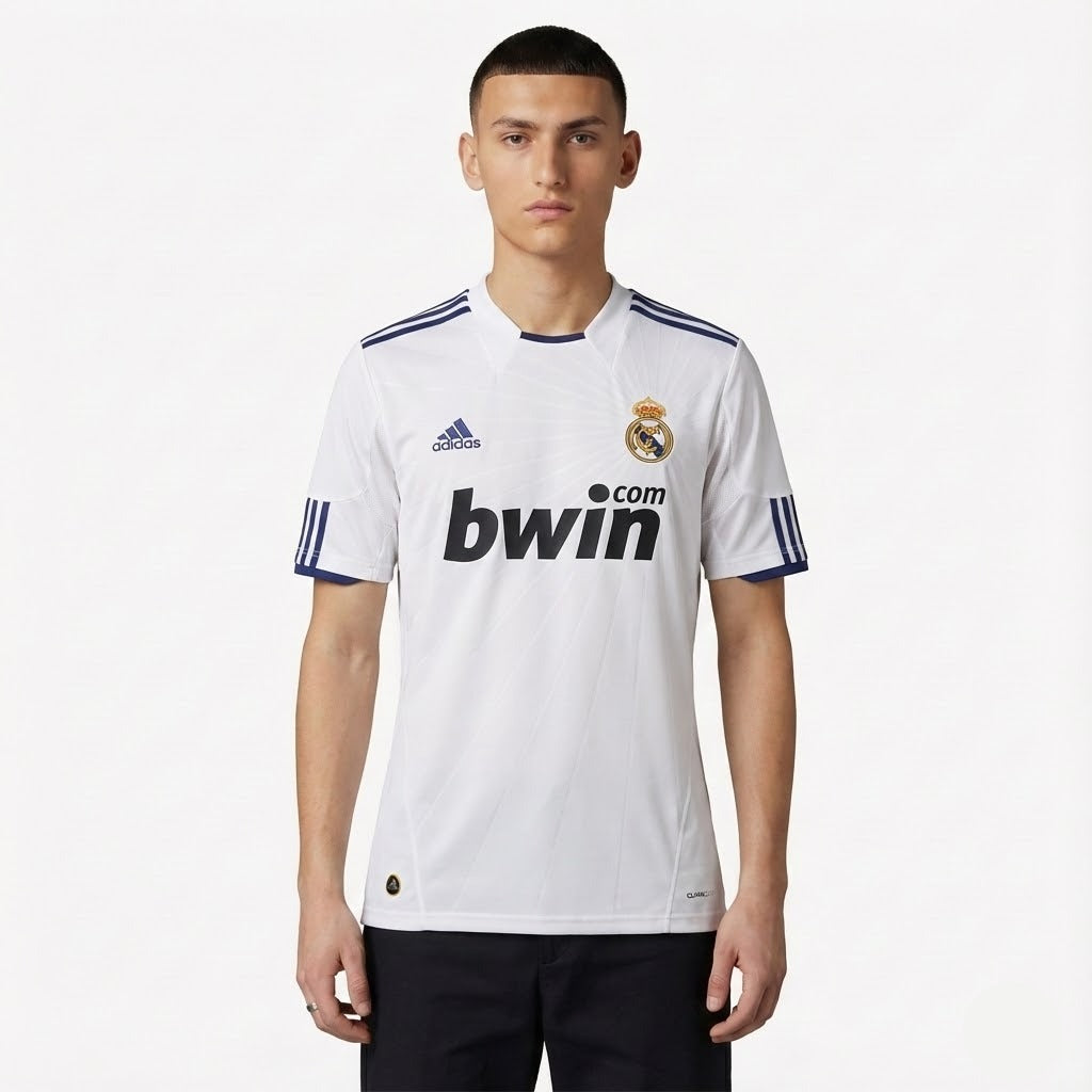 Camisola Retrô Real Madrid 2010/11 I - imagem 1