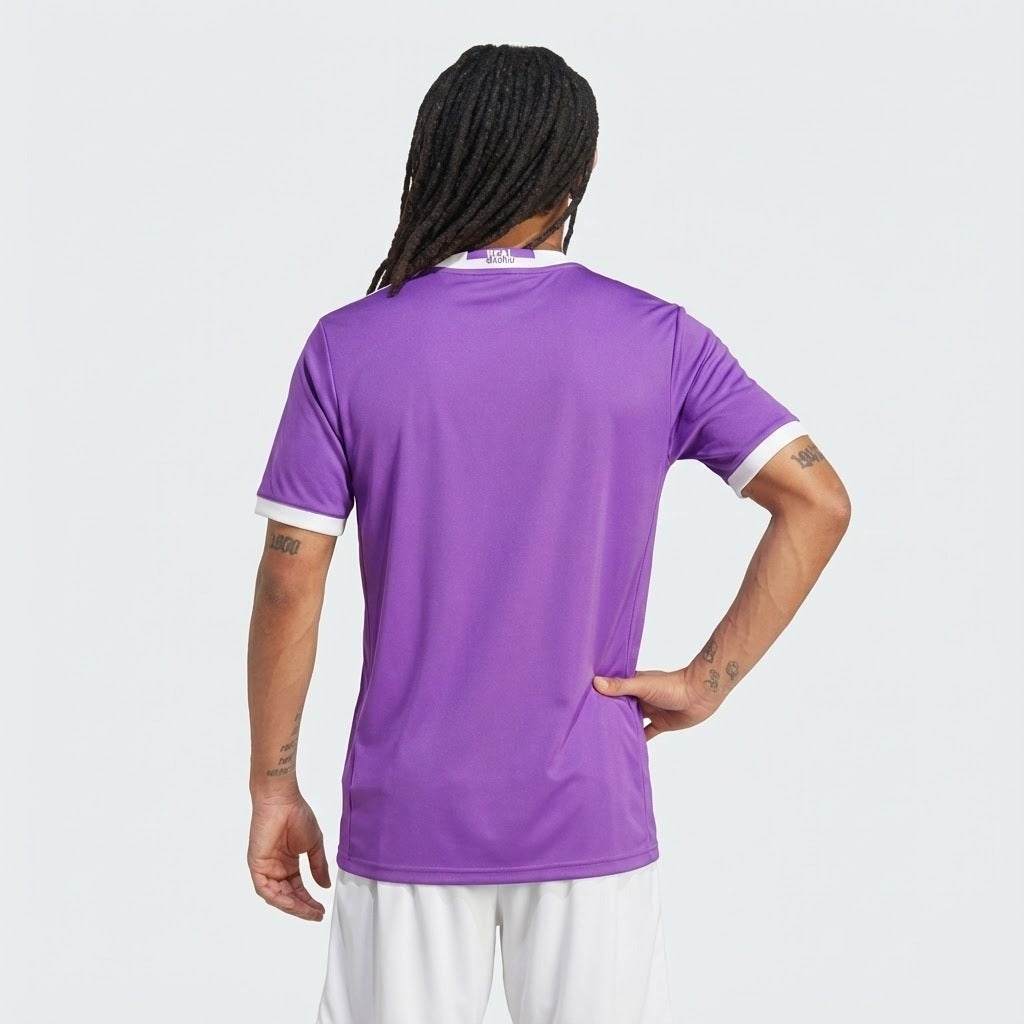 Camisola Retrô Real Madrid 2017/18 III - imagem 2