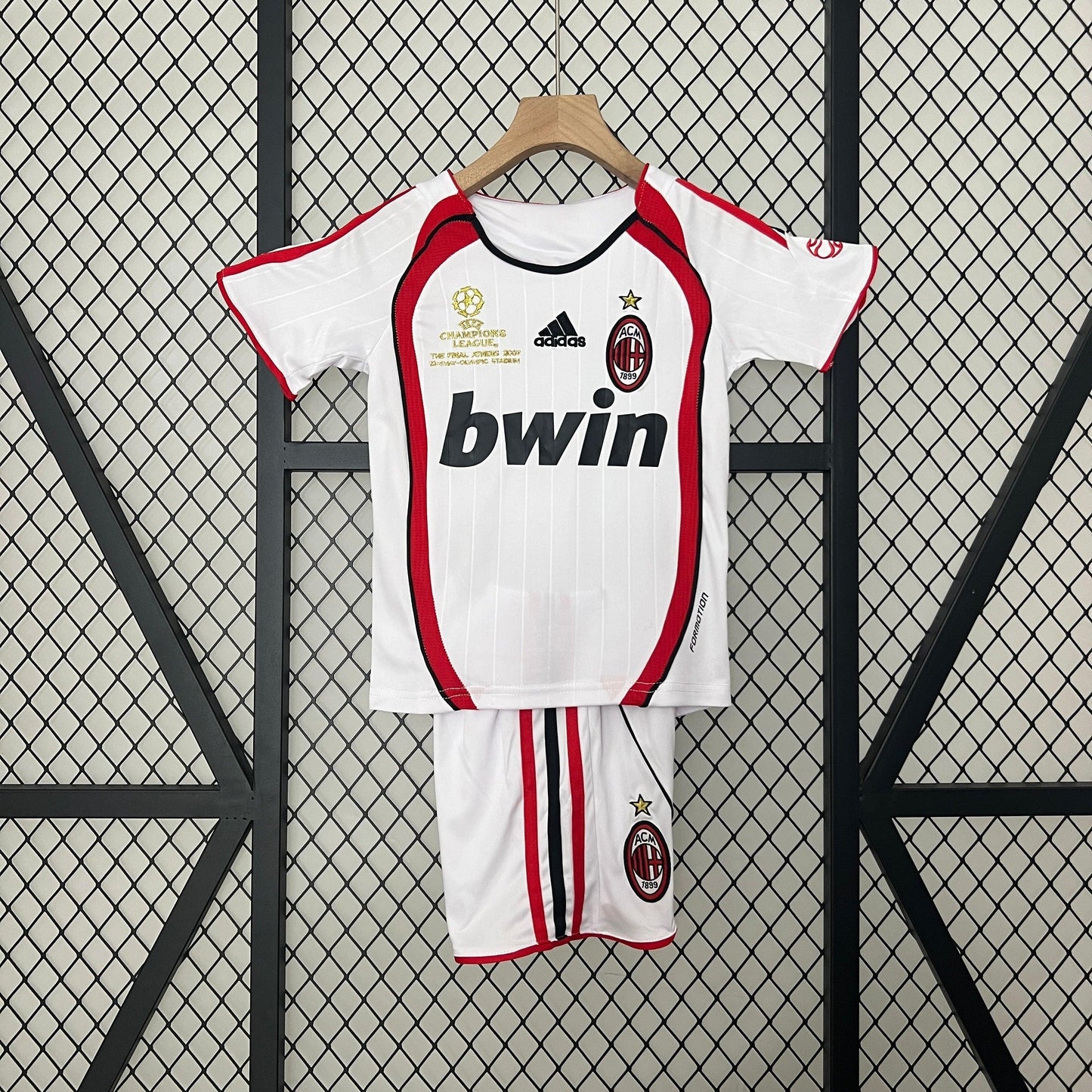 MILAN II 06/07 EDICIÓN LIMITADA CHAMPNHIONS LEAGUE CONJUNTO INFANTIL (RETRO) - imagem 1
