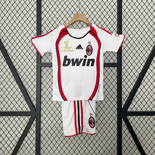 MILAN II 06/07 EDICIÓN LIMITADA CHAMPNHIONS LEAGUE CONJUNTO INFANTIL (RETRO) - imagem 1