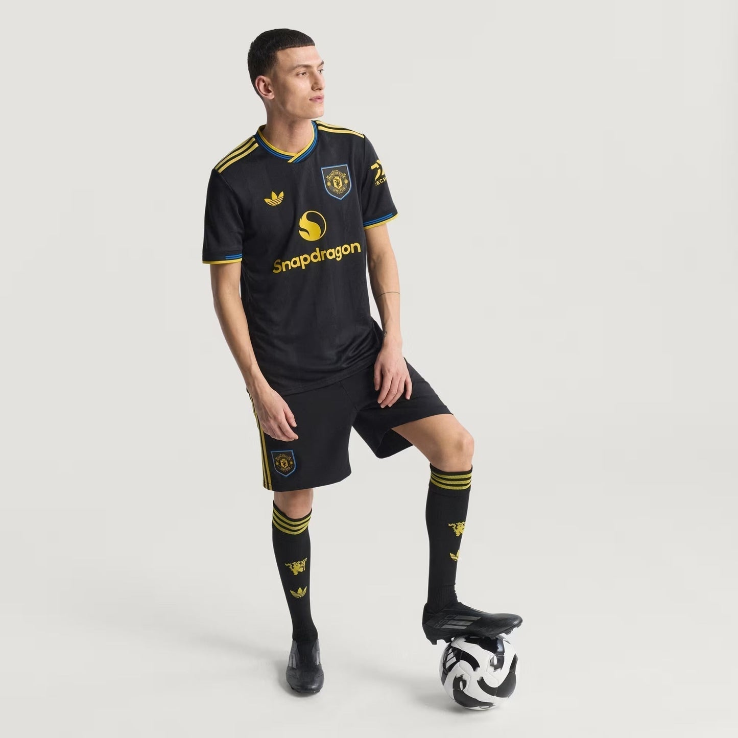 Camisola Adidas Manchester United 2025/26 III - imagem 8
