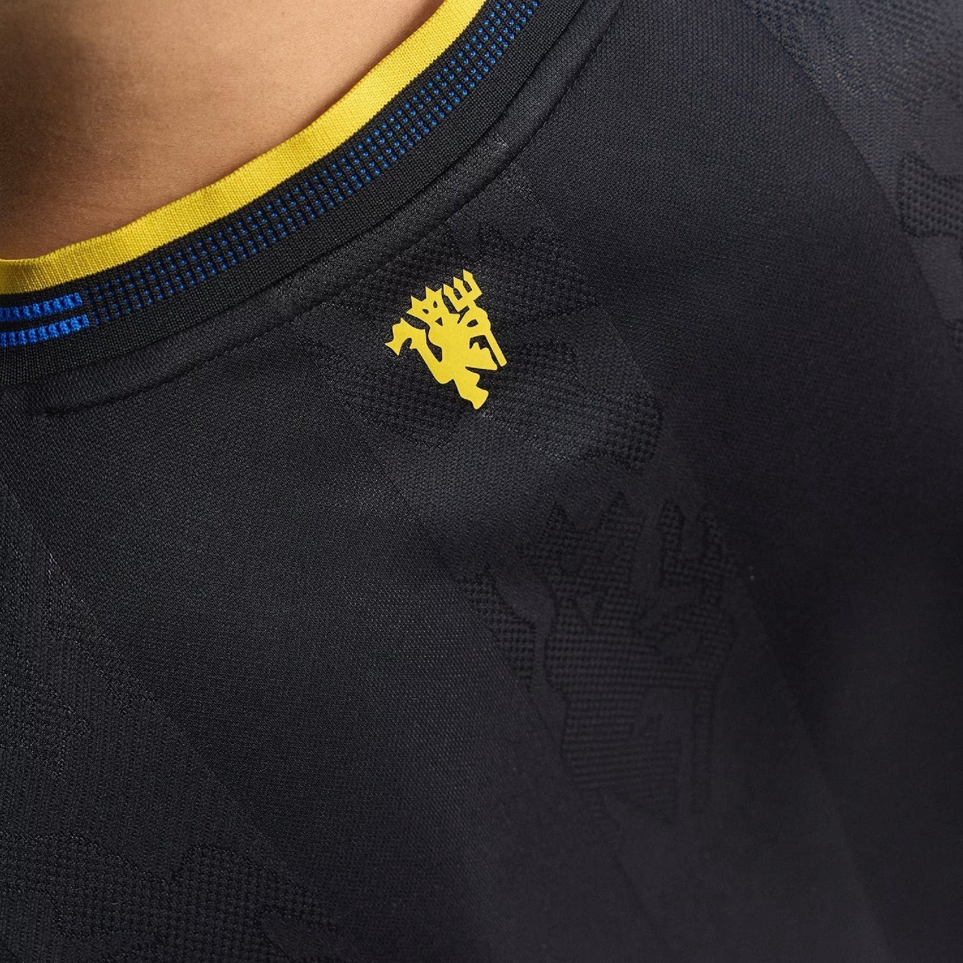 Camisola Adidas Manchester United 2025/26 III - imagem 10