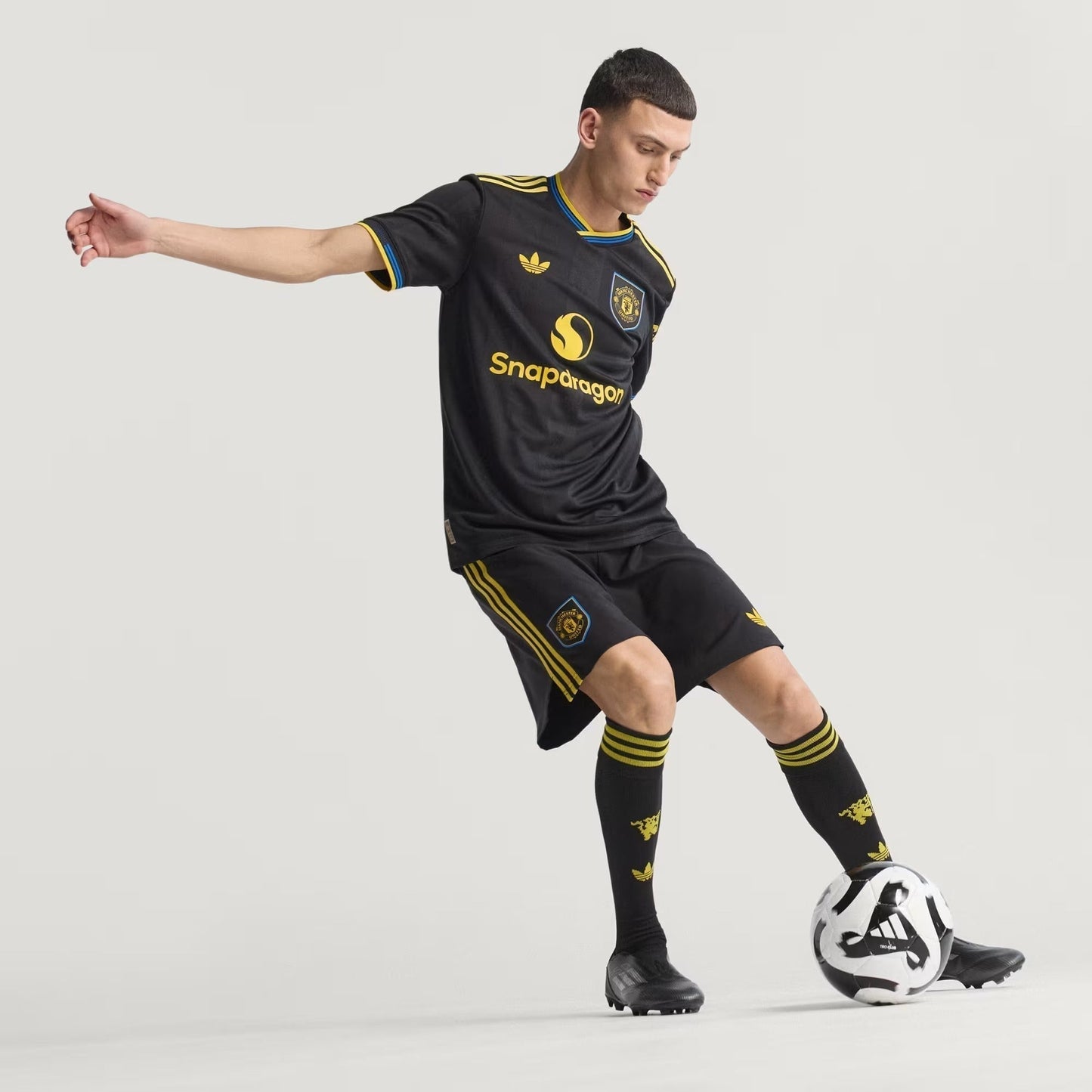 Camisola Adidas Manchester United 2025/26 III - imagem 7