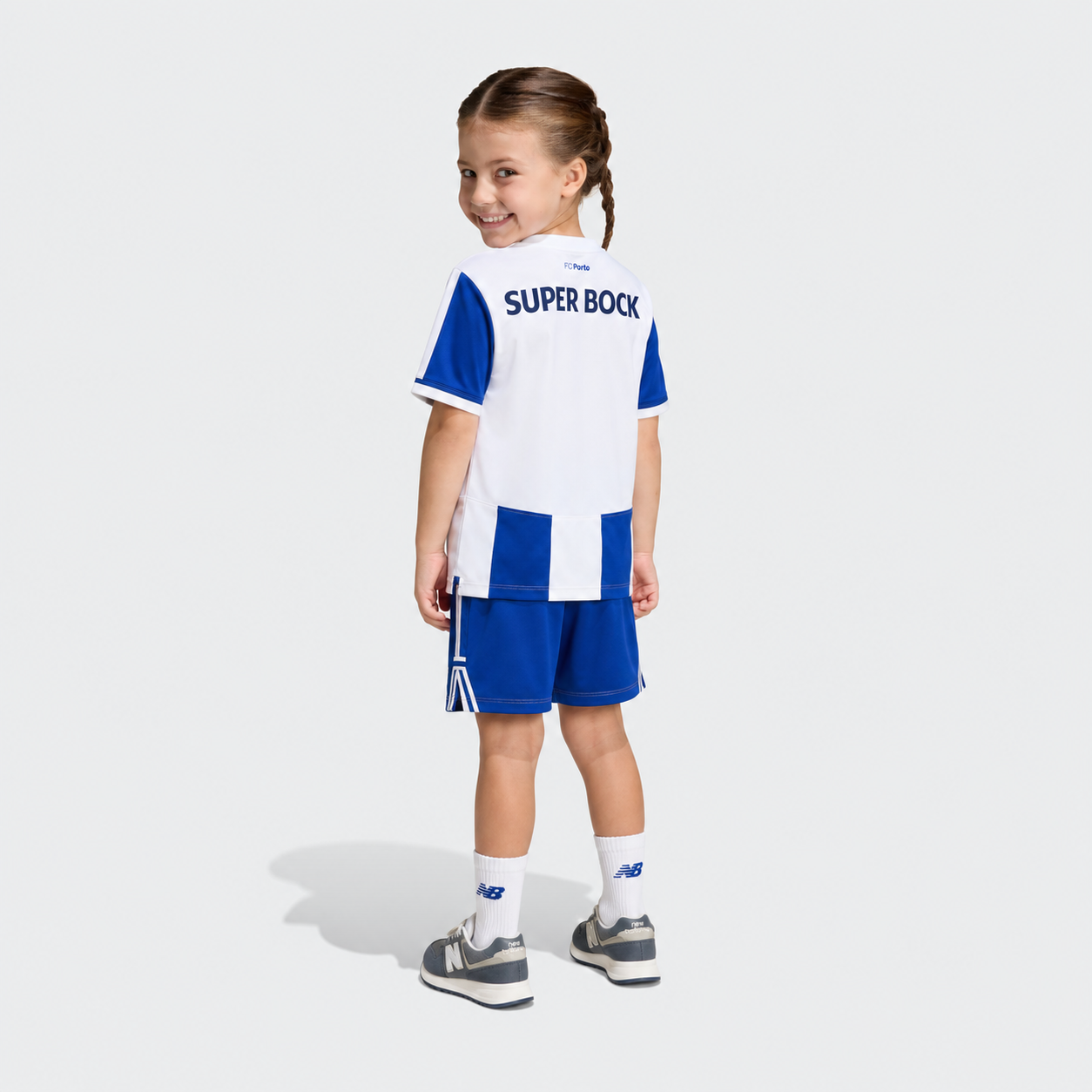 Conjunto Infantil Dragão Principal 26/27 – Edição Azul e Branca
