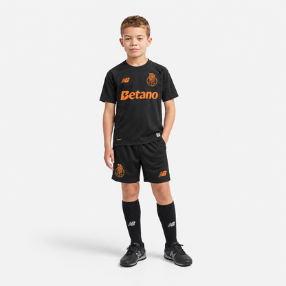 Conjunto Infantil Dragão Quarto Equipamento 2026/27 – Preta | Lançamento Pré-Venda