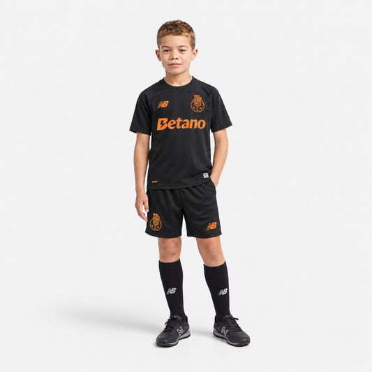 Conjunto Infantil Dragão Quarto Equipamento 2026/27 – Preta | Lançamento