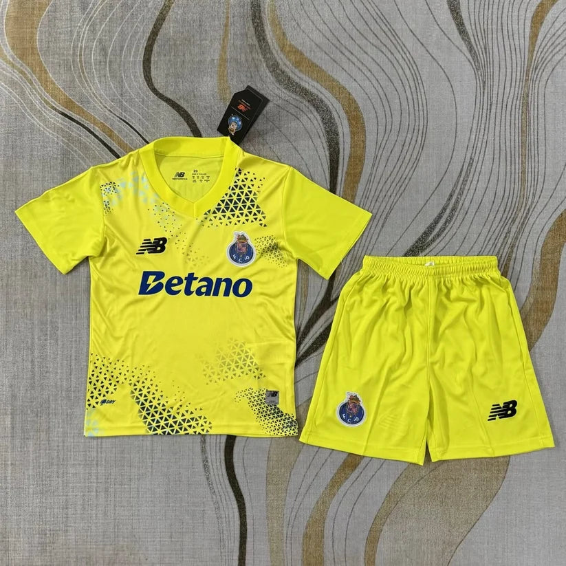 Conjunto Infantil Dragão 2026/27 – Equipamento Principal de Guarda-Redes Amarelo