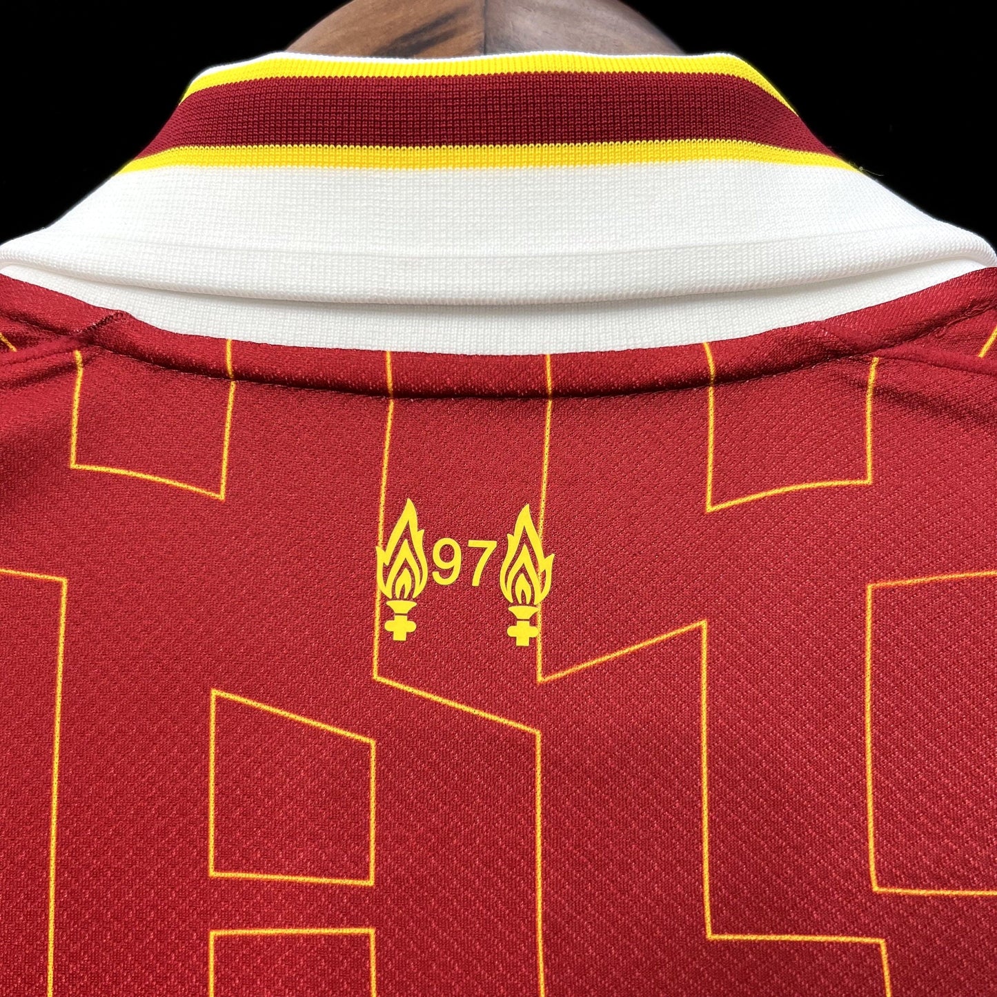 Camisola Liverpool Principal 2024/25 - imagem 7