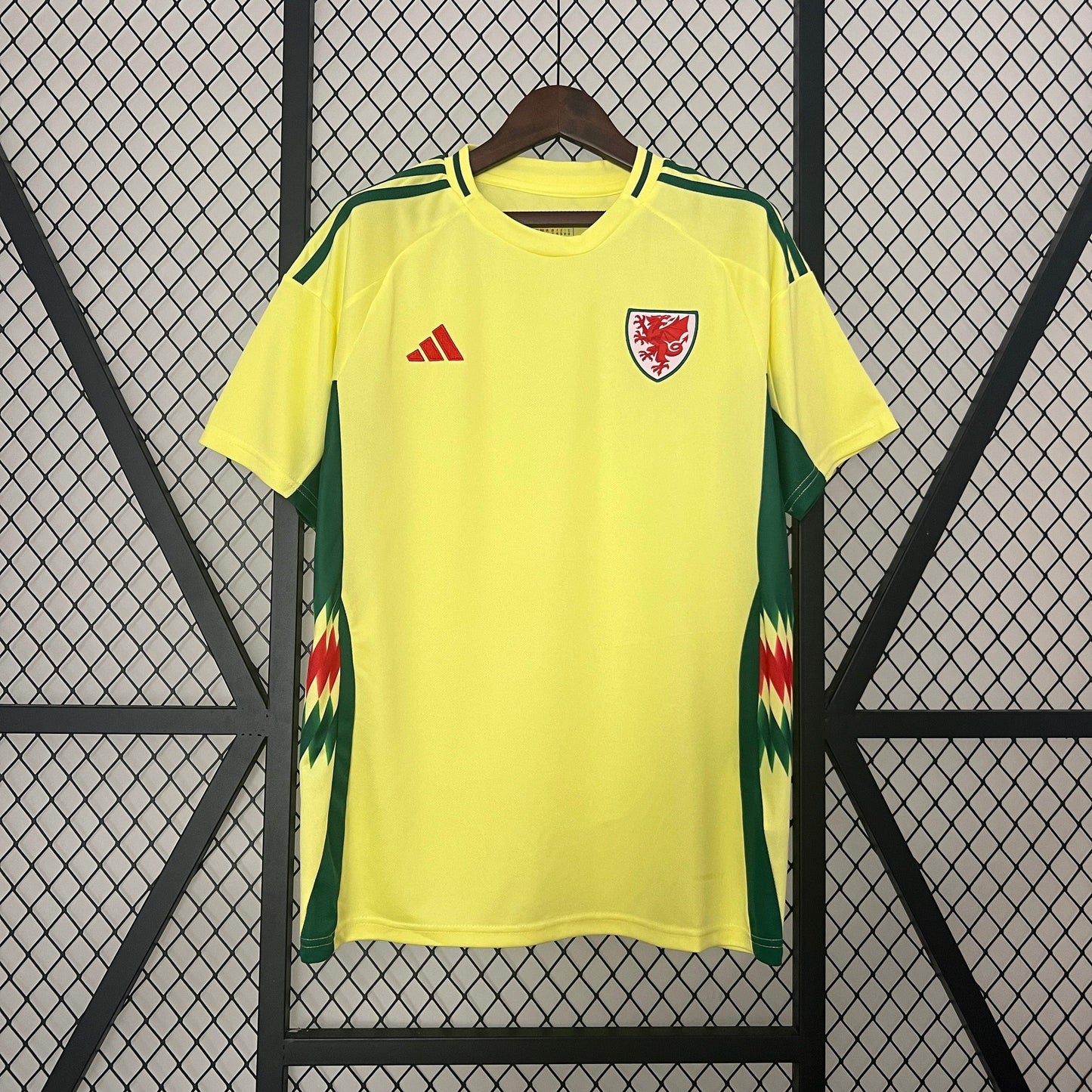 PAIS DE GALES II EURO 2024 HOMBRE - imagem 1