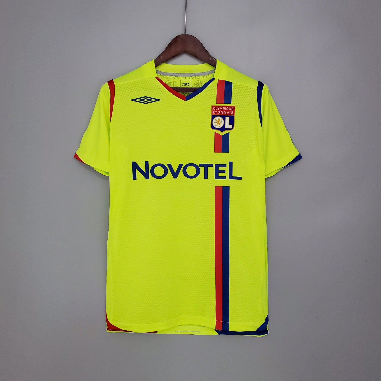 LYON I 08/09 HOMBRE (RETRO) - imagem 1