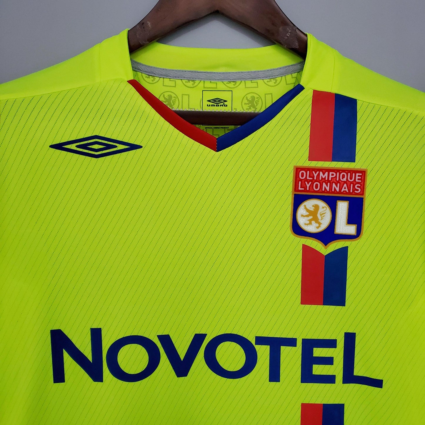 LYON I 08/09 HOMBRE (RETRO) - imagem 2