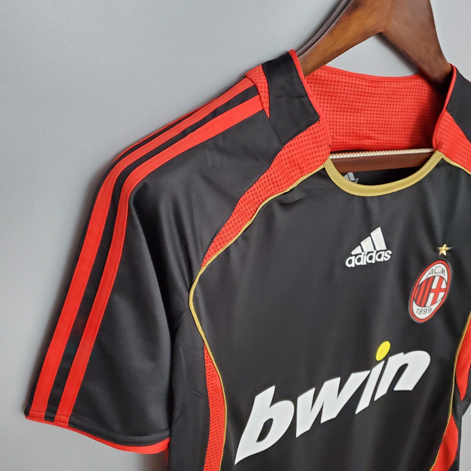 MILAN VI 2006 HOMBRE (RETRO) - imagem 2