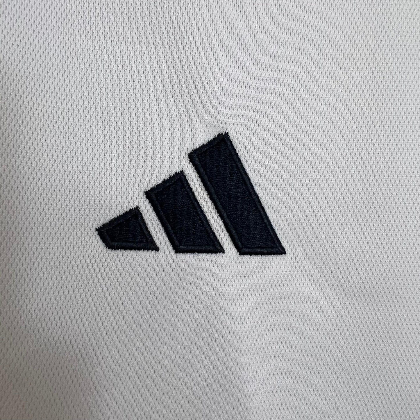Camisola Real Madrid Principal 2023/24 - imagem 4
