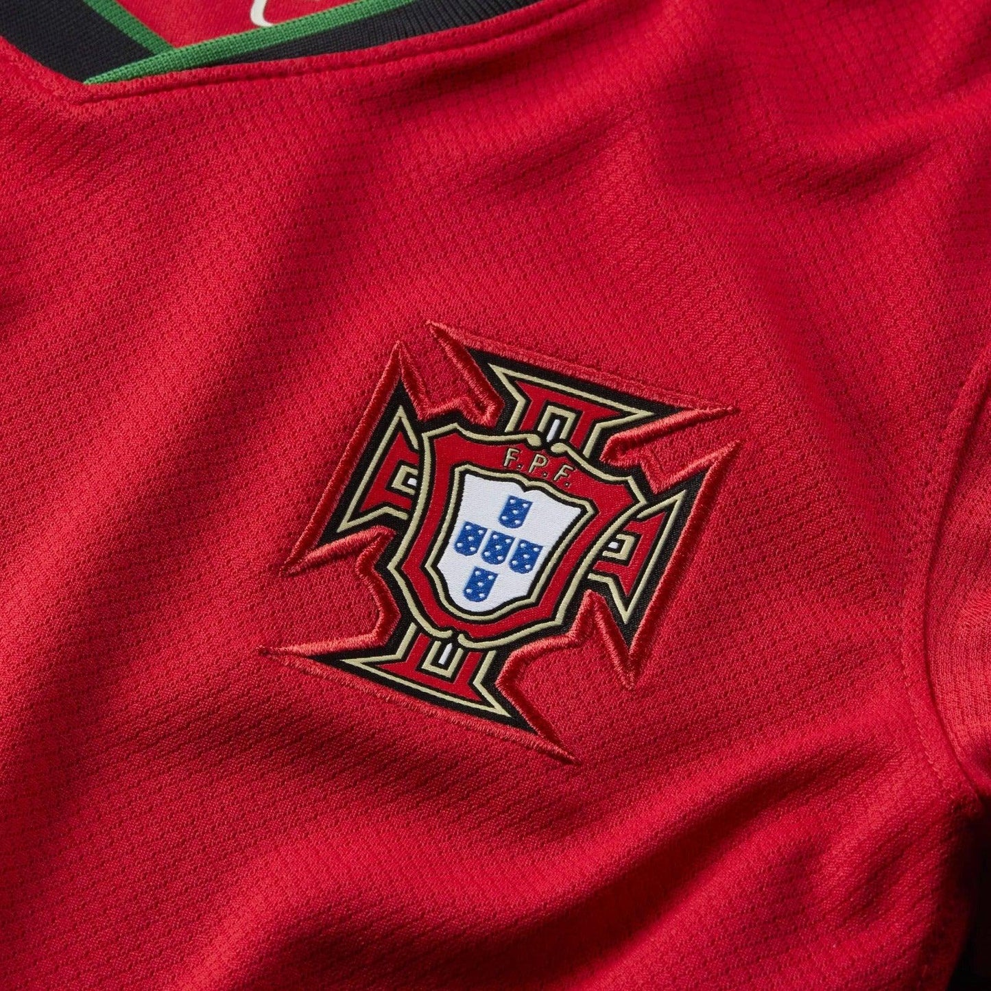 Camisola Feminina Portugal Principal - 2024/25 - imagem 6