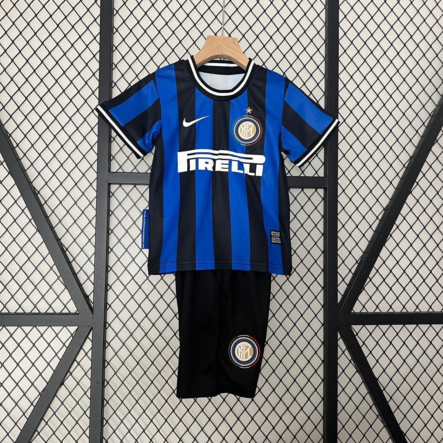 INTER DE MILAN I 09/10 CONJUNTO INFANTIL (RETRO) - imagem 1
