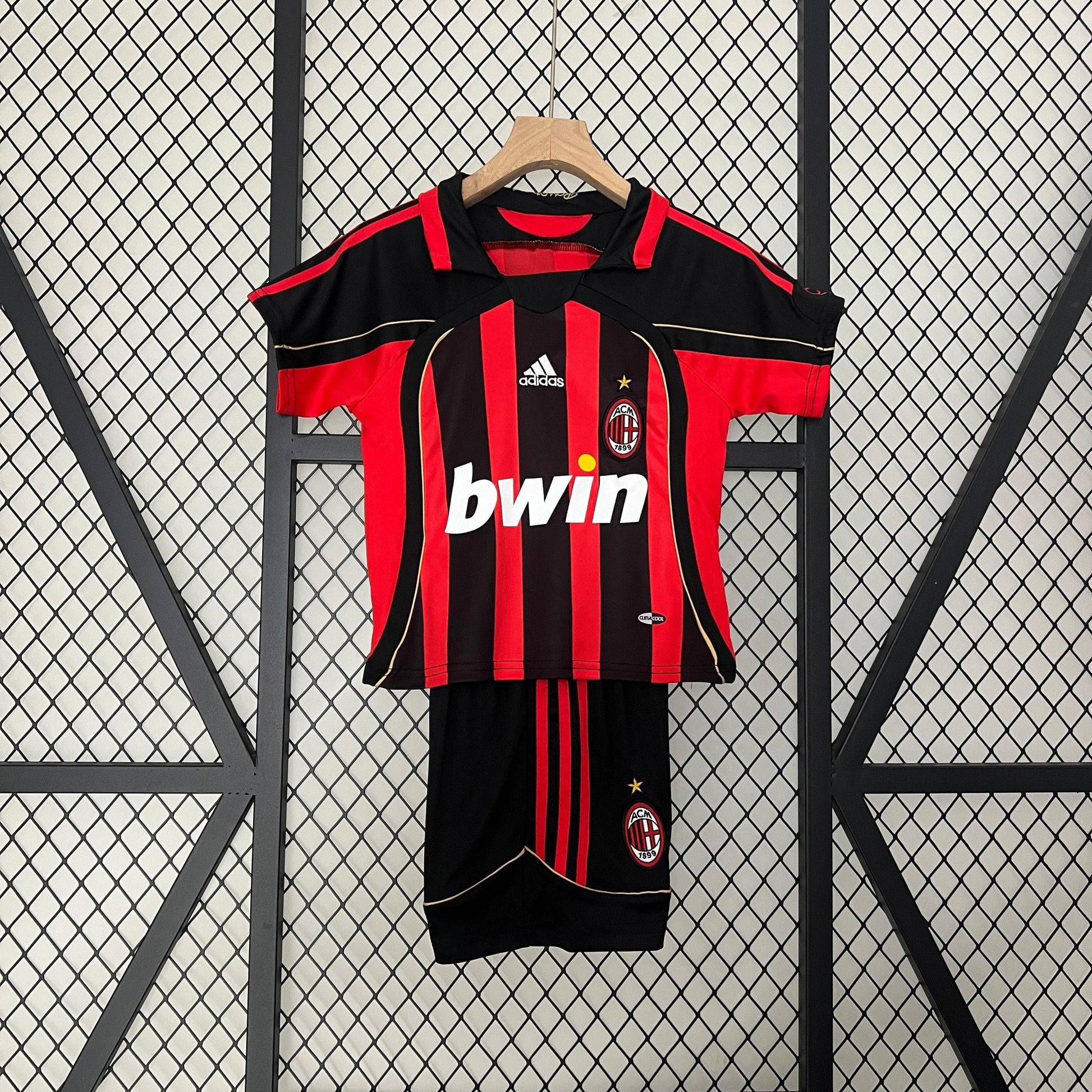 MILAN I 06/07 CONJUNTO INFANTIL (RETRO) - imagem 1