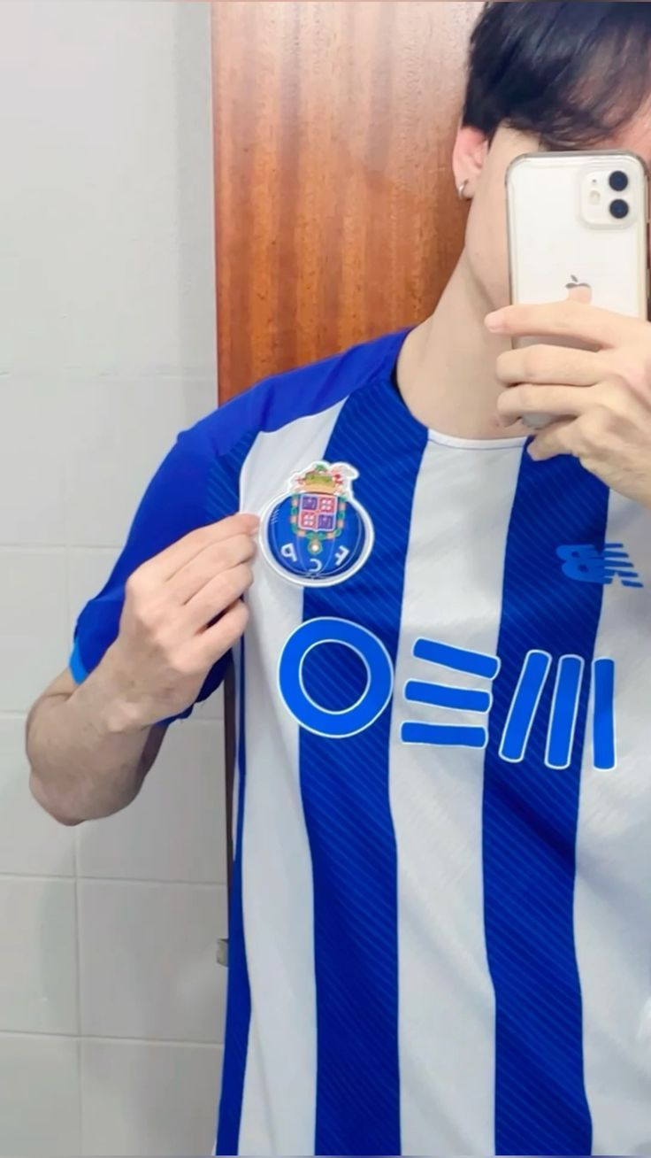 Tiago R.