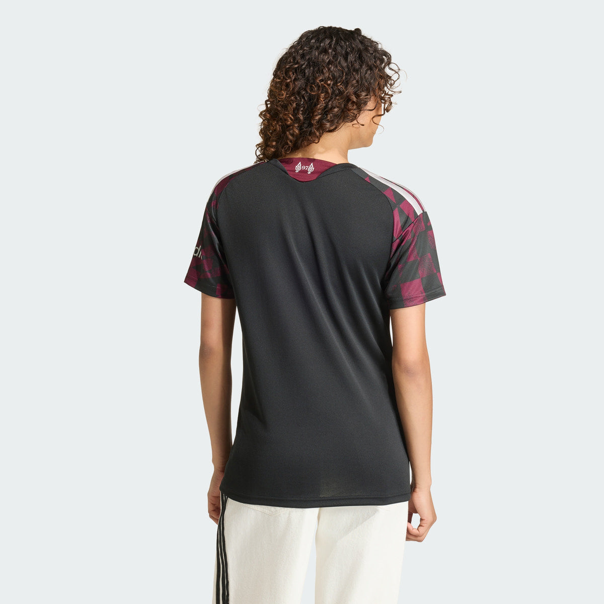 Camisola Feminina Liverpool Terceiro Equipamento 2026/27