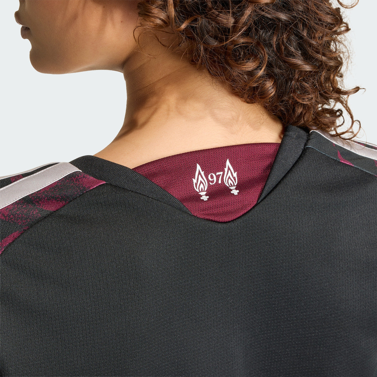 Camisola Feminina Liverpool Terceiro Equipamento 2026/27